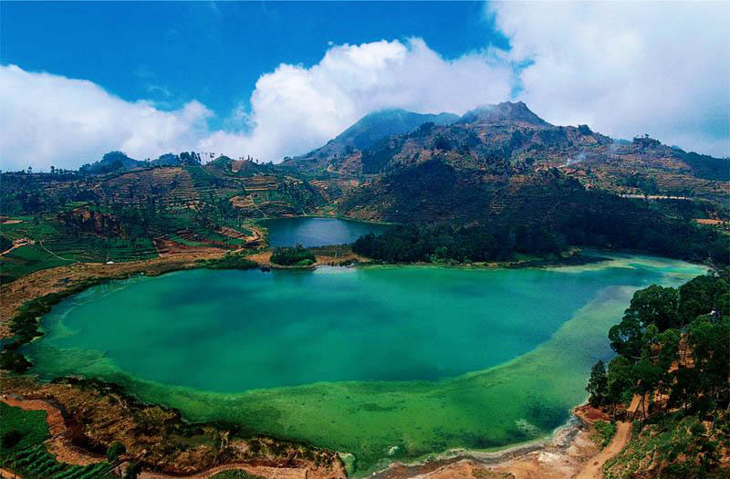 telaga warna dieng