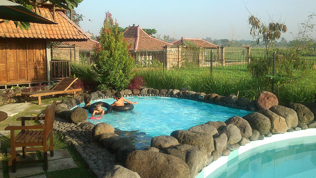 Bale Inap Tembi Parangtritis, Hotel Murah Jogja Ada Kolam Renangnya Pkaet Wisata Jogja CV Wira Tour Jogja