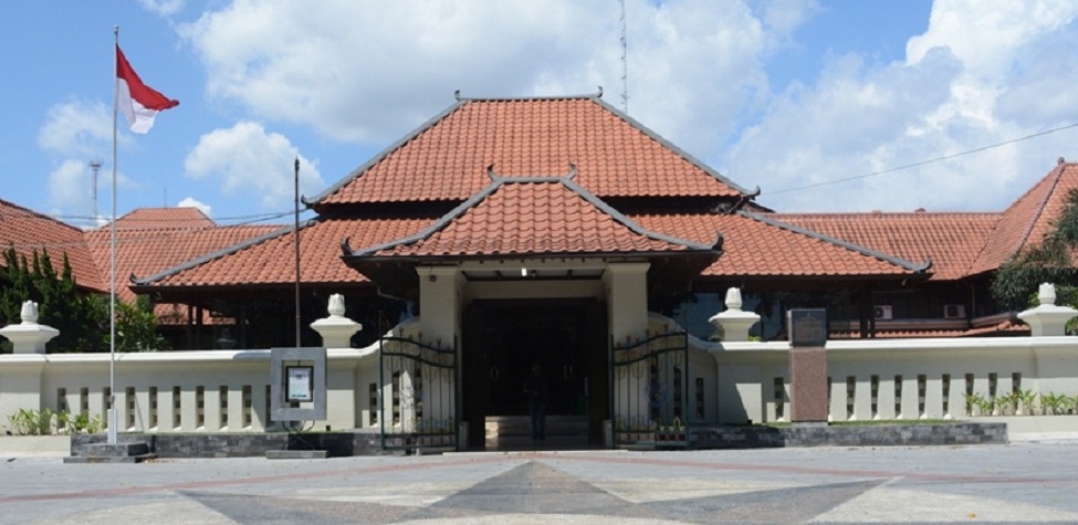 wiratourjogja.com