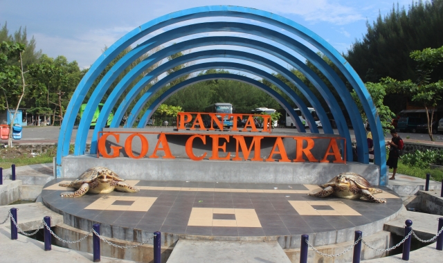Pantai Goa Cemara